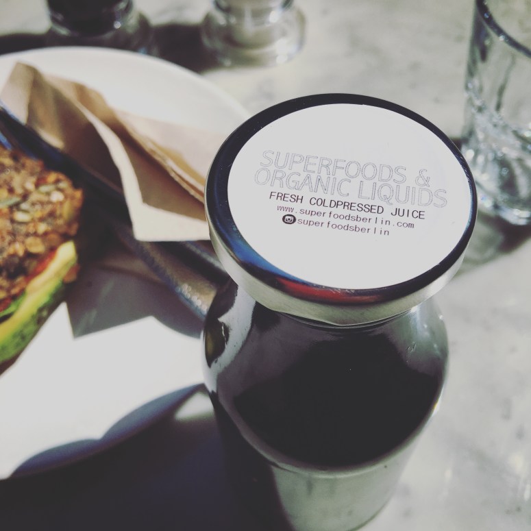 Organic juice with active charcoal